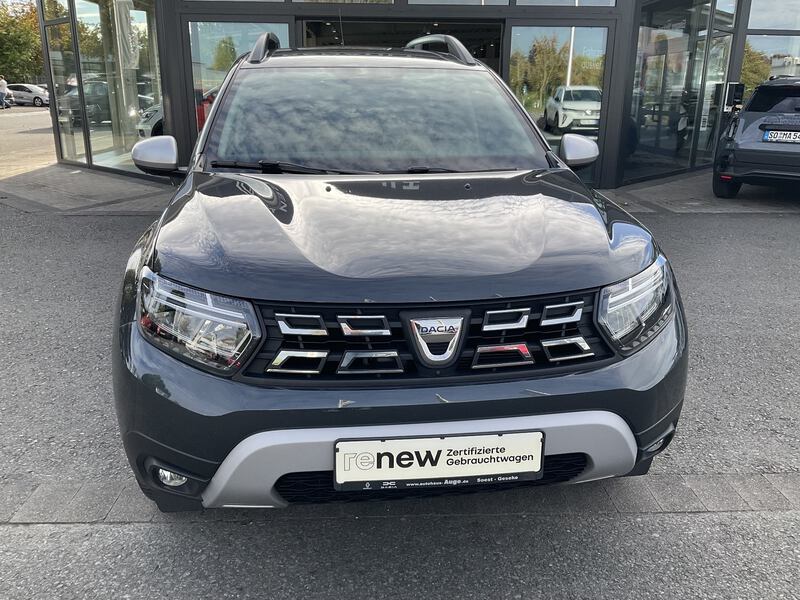 Fahrzeugabbildung Duster *Allrad*Navi* Bild 3 von 24