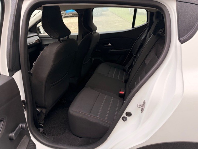 Fahrzeugabbildung Sandero LPG Bild 4 von 26