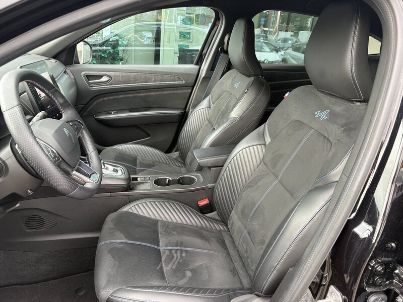 Fahrzeugabbildung Arkana Esprit Alpine Bild 8 von 10