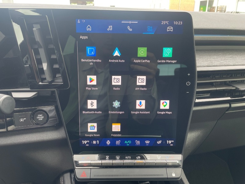 Fahrzeugabbildung Austral 1.3 TCe 160 Mild-Hybrid Techno Bild 42 von 50