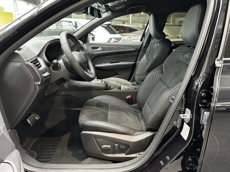 Fahrzeugabbildung Arkana Esprit Alpine 160 PS EDC Mild Hybrid Bild 31 von 50