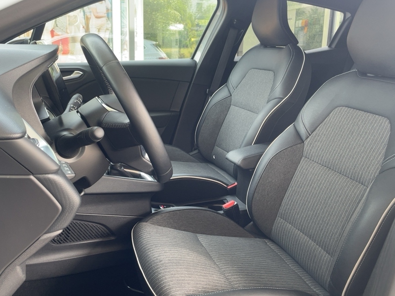 Fahrzeugabbildung Clio V 1.0 TCe 90 Intens Bild 6 von 15