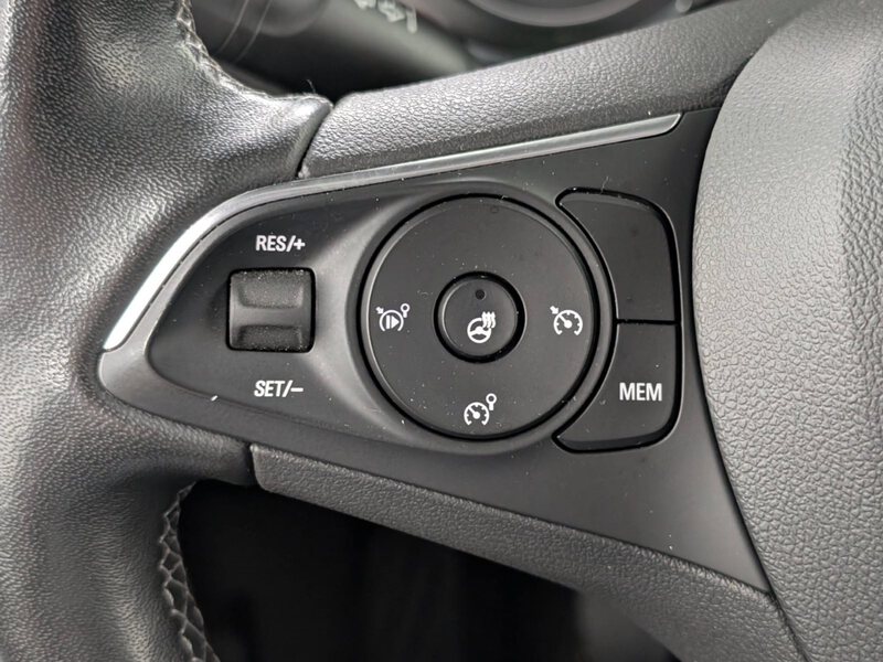Fahrzeugabbildung Crossland X 1.5 CDTI Elegance LED Navi SHZ Bild 23 von 31