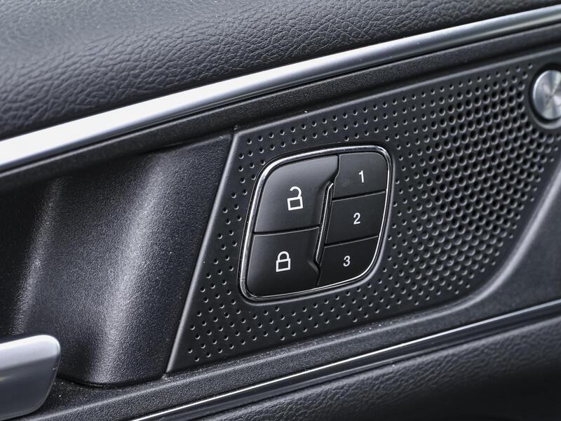 Fahrzeugabbildung Edge NAVI SHZ PDC Bild 10 von 15