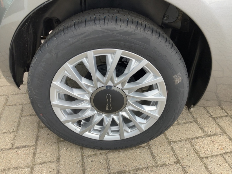 Fahrzeugabbildung 500C Cabrio 1.0 70PS Dolcevita Navi PDC Klima Bild 16 von 17