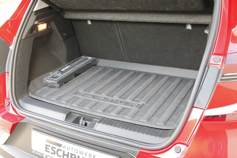 Fahrzeugabbildung Captur Techno Mild Hybrid 140 Bild 19 von 21