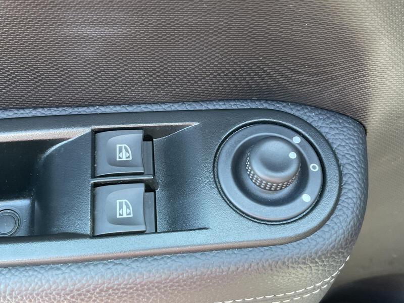 Fahrzeugabbildung Twingo III TWINGO E-Tech 100 Bild 13 von 25