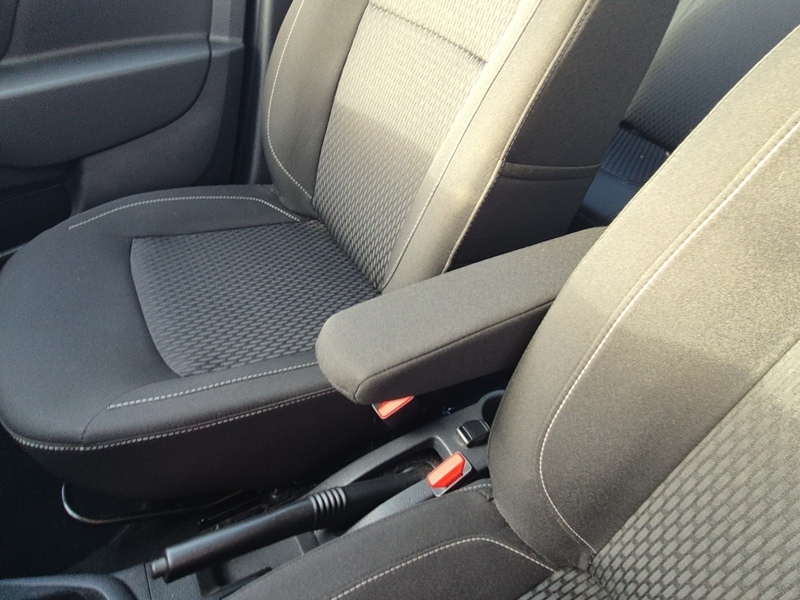 Fahrzeugabbildung Sandero II 1.0 SCe 75, Comfort AHK Bild 14 von 15