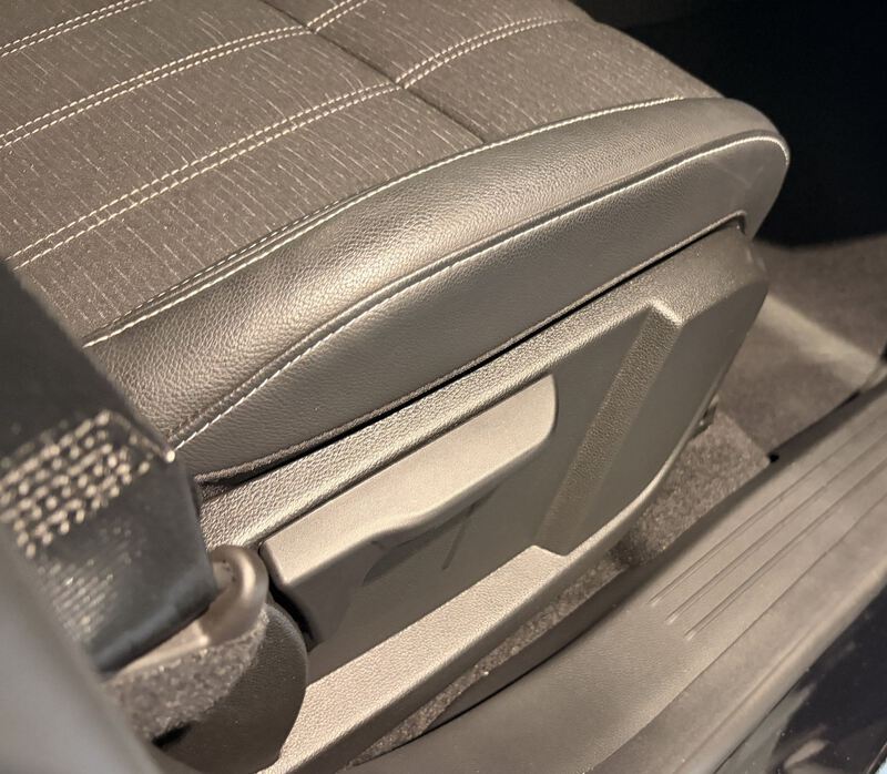 Fahrzeugabbildung Austral Techno Mild Hybrid 160 Automatik Bild 6 von 50