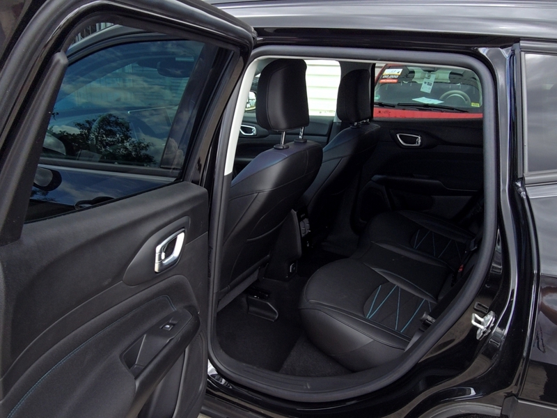 Fahrzeugabbildung Compass PHEV+ Upland Klima PDCKamera Bild 10 von 11