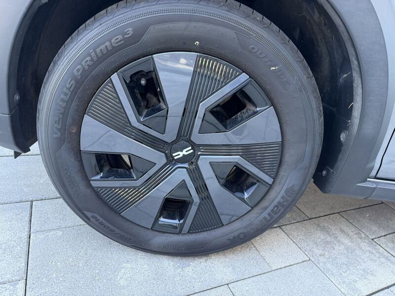 Fahrzeugabbildung Sandero III Stepway Essential TCe 90 Bild 9 von 19
