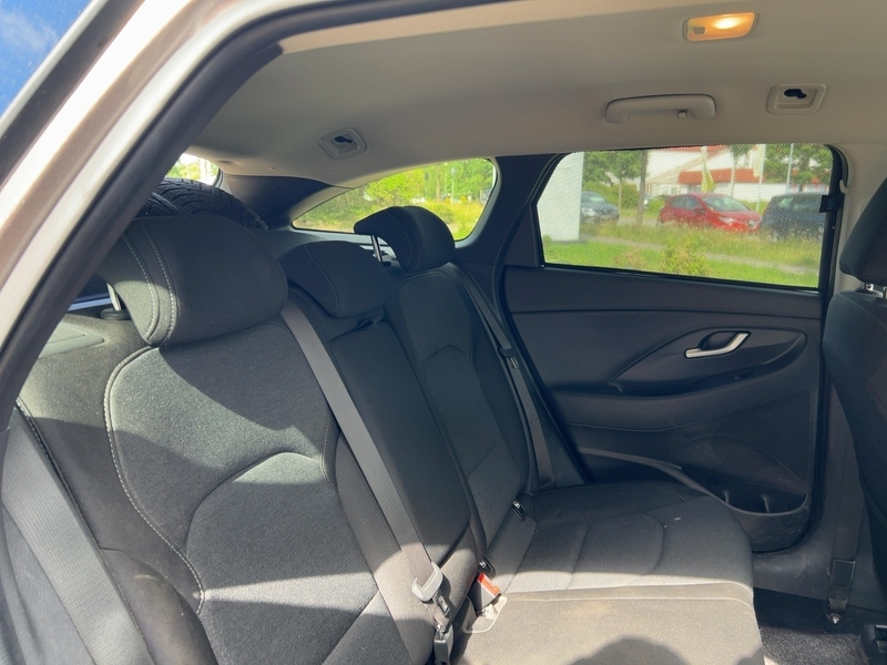 Fahrzeugabbildung i30 Kombi Edition 30 *Navi,Klima,PDC,SHZ* Bild 13 von 15