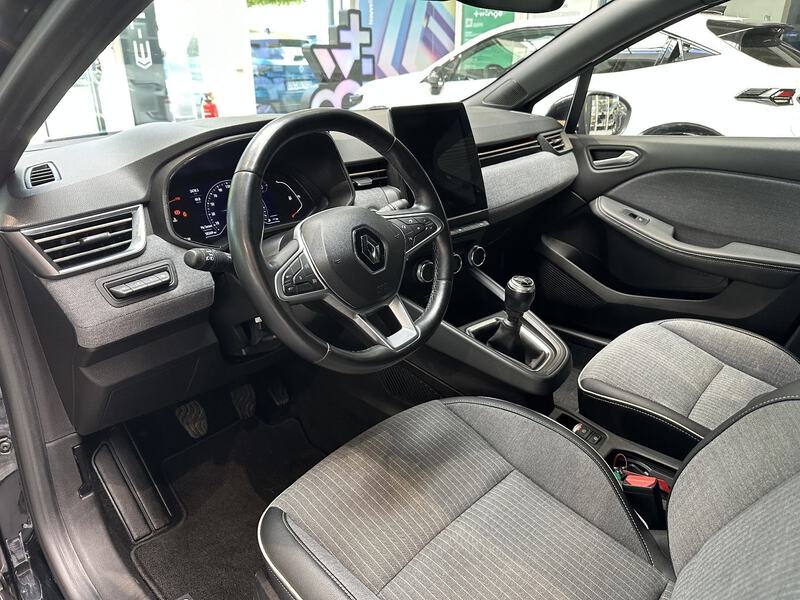 Fahrzeugabbildung Clio LUTECIA TCe 90 Bild 29 von 50