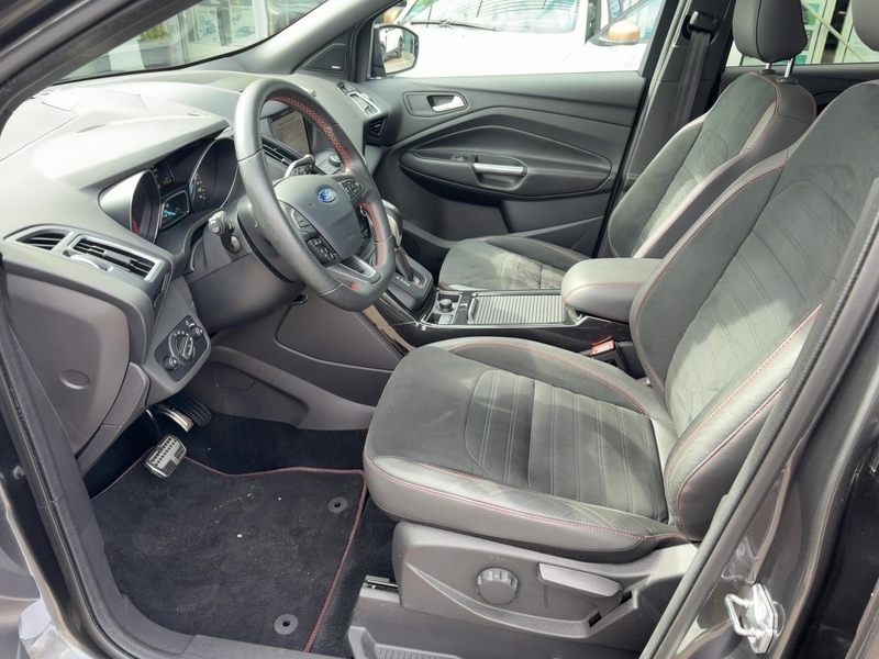 Fahrzeugabbildung Kuga 1.5 EcoBoost ST-Line 4x4 Start/Stopp Bild 16 von 26