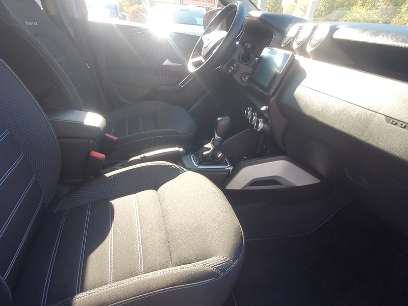 Fahrzeugabbildung Duster Prestige TCe 150 EDC 2WD Bild 7 von 12