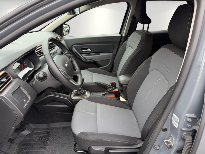 Fahrzeugabbildung Duster Extreme TCe 130 Bild 8 von 17