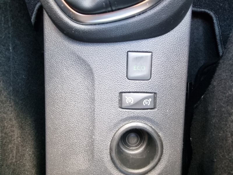 Fahrzeugabbildung Captur Intens TCe 90 Bild 14 von 14