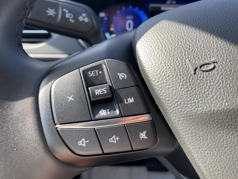 Fahrzeugabbildung Kuga TITANIUM 2.5 PHEV 225PS CVT FWD Bild 15 von 21