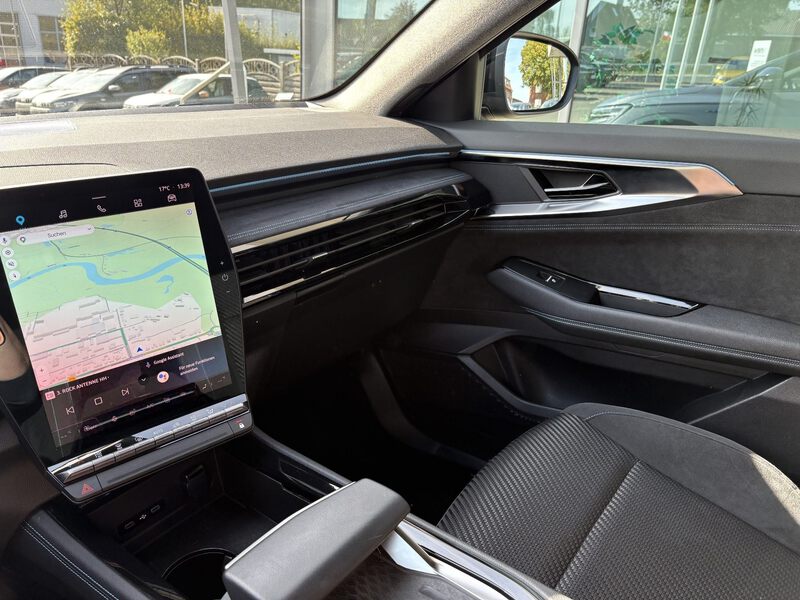 Fahrzeugabbildung Austral TCe 160 Techno Esprit Alpine Bild 5 von 11