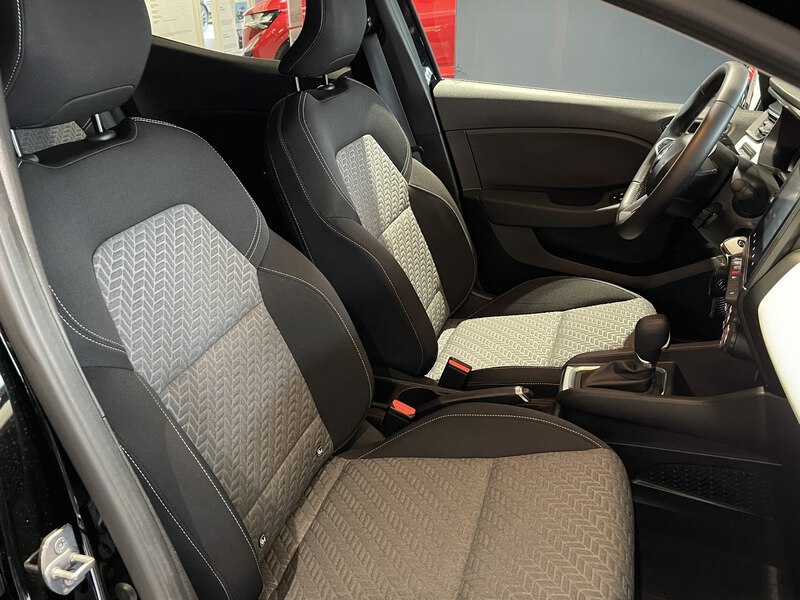 Fahrzeugabbildung Clio EVOLUTION TCe 90 PS X-tronic Bild 11 von 48