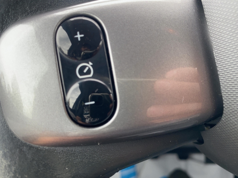 Fahrzeugabbildung Twingo ZEN SCe 65 Start & Stop Bild 14 von 21