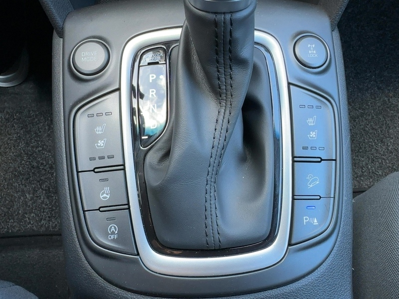 Fahrzeugabbildung KONA 1.6 T-GDI Premium 4WD *AHK*SHZ*LRHZ*SOUNDSYSTEM* Bild 14 von 15