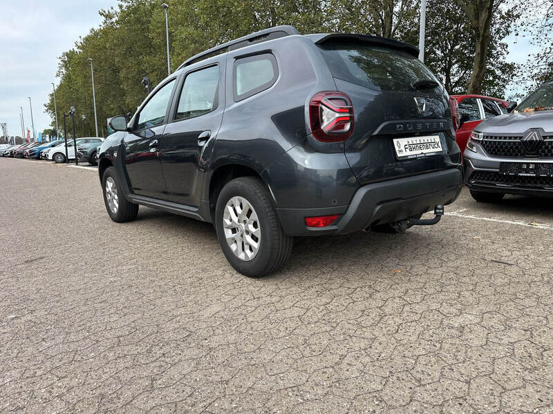 Fahrzeugabbildung Duster Scheckheft Navi Bild 3 von 5