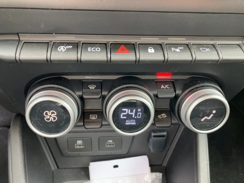 Fahrzeugabbildung Duster Journey TCe 150 EDC Bild 15 von 18