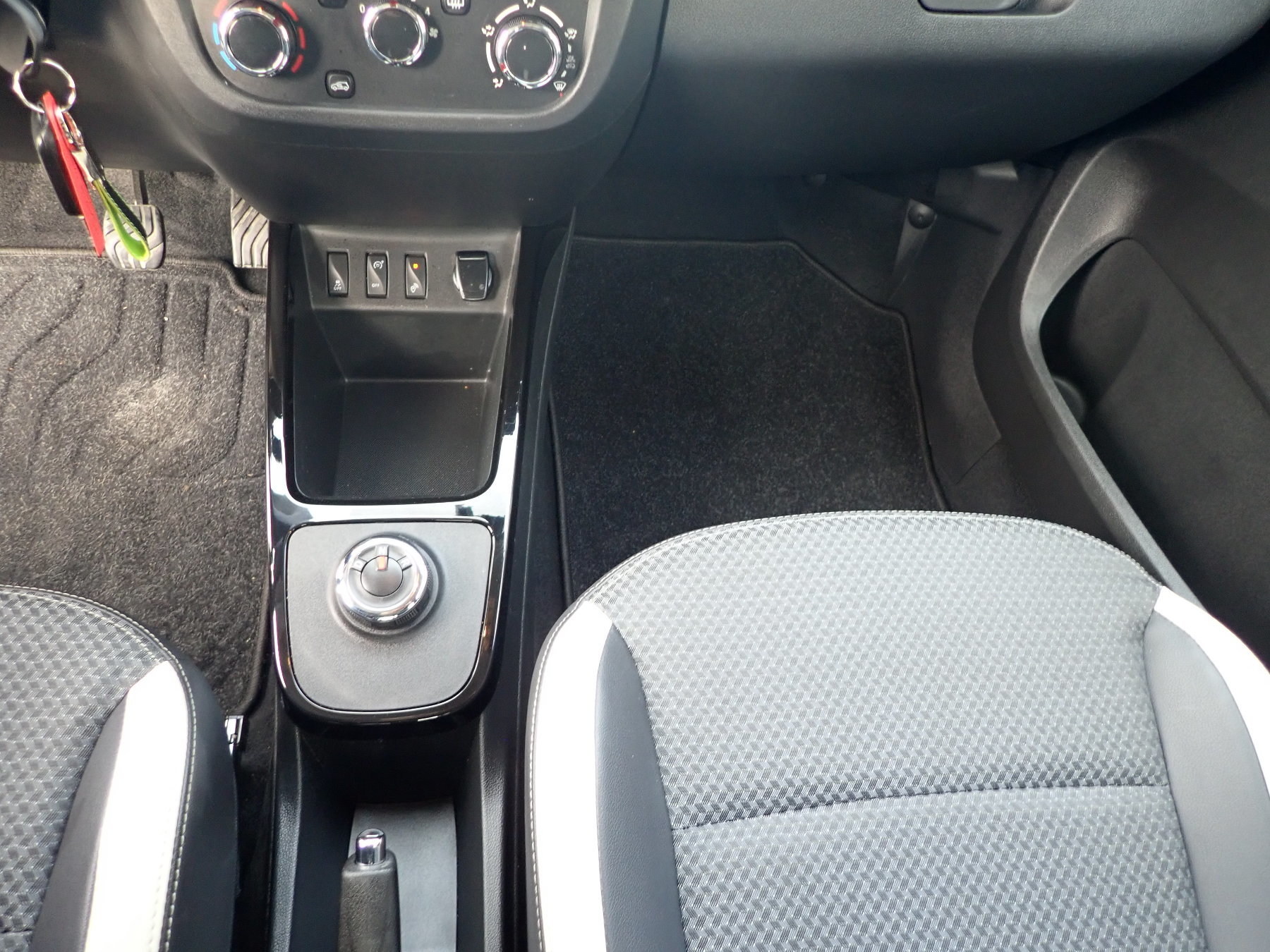 Dacia Spring – Bild 13