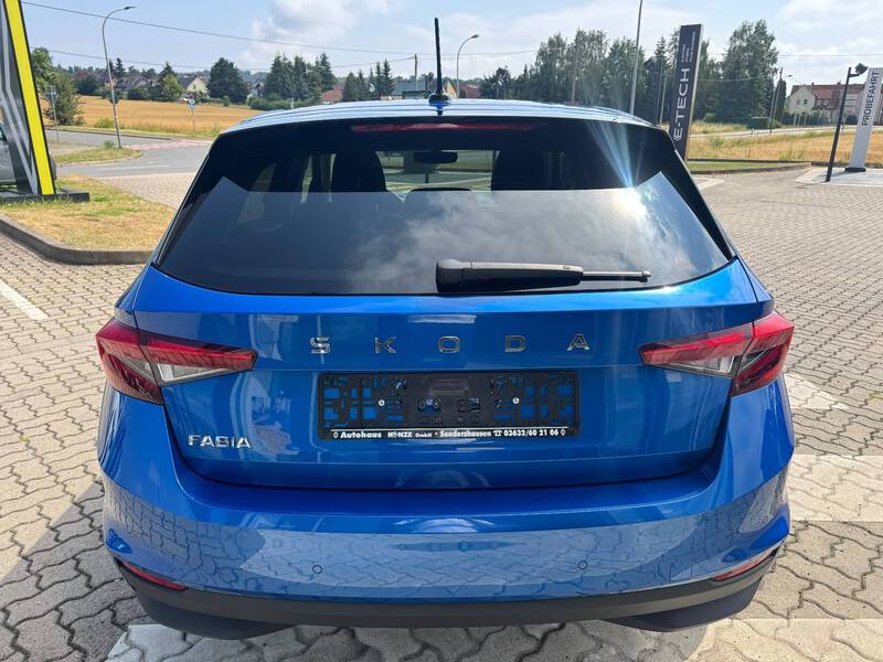 Fahrzeugabbildung Fabia *Klima/CarPlay/EPH* Bild 5 von 12