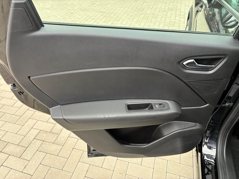 Fahrzeugabbildung Captur +Automatik+PDC+ Bild 20 von 47