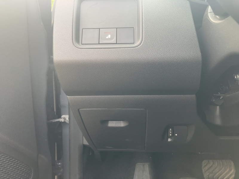 Fahrzeugabbildung Duster Journey TCe 150 EDC Bild 13 von 19
