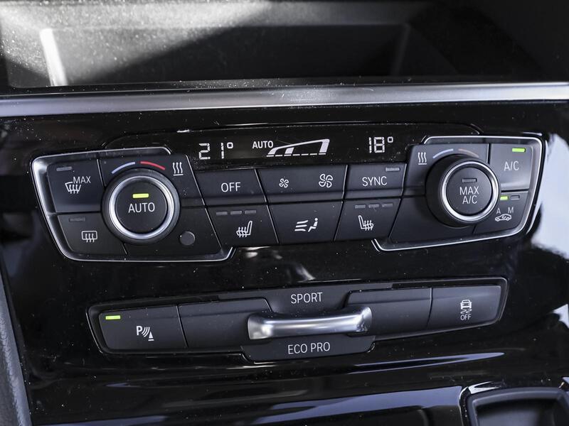 Fahrzeugabbildung 218 Active Tourer NAVI SHZ PDC BT AHK Bild 13 von 15