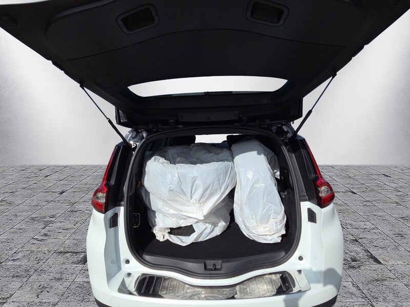 Fahrzeugabbildung Scenic Scenic IV 1.3 TCe 140 Black Edition+NAVI+KLIMA Bild 5 von 15