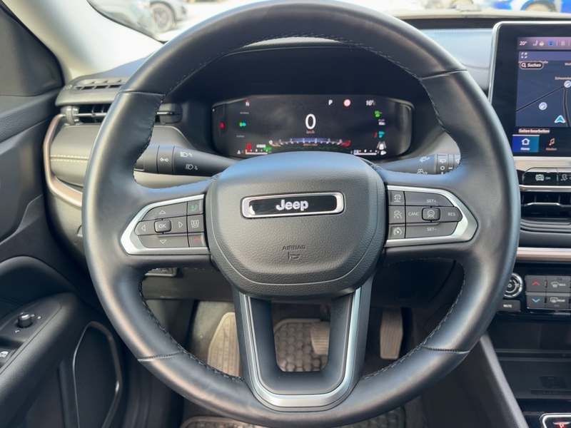 Fahrzeugabbildung Compass  High Upland Plug-In Hybrid 4xe Bild 9 von 15