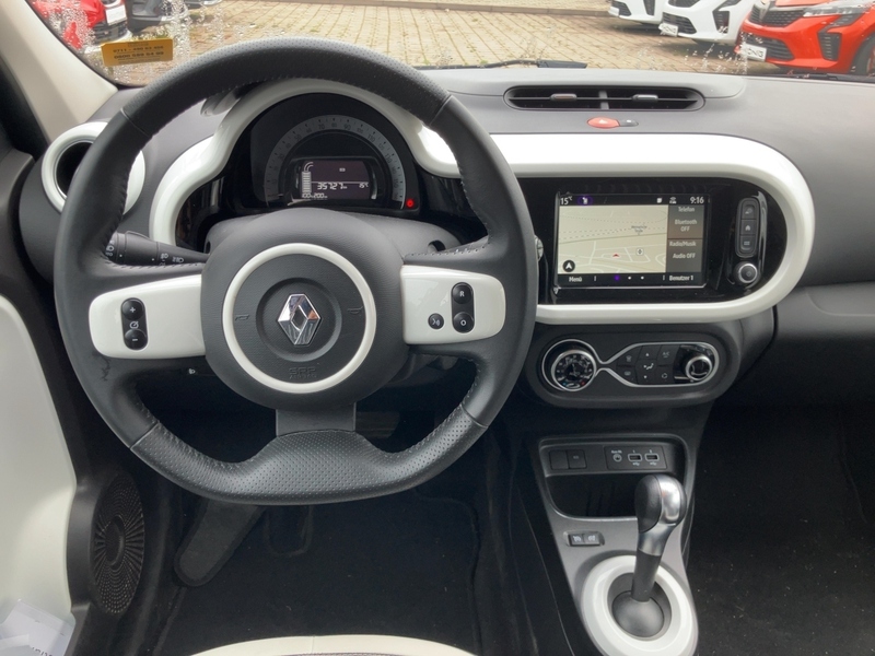 Fahrzeugabbildung Twingo Techno 100% Electric Bild 10 von 19