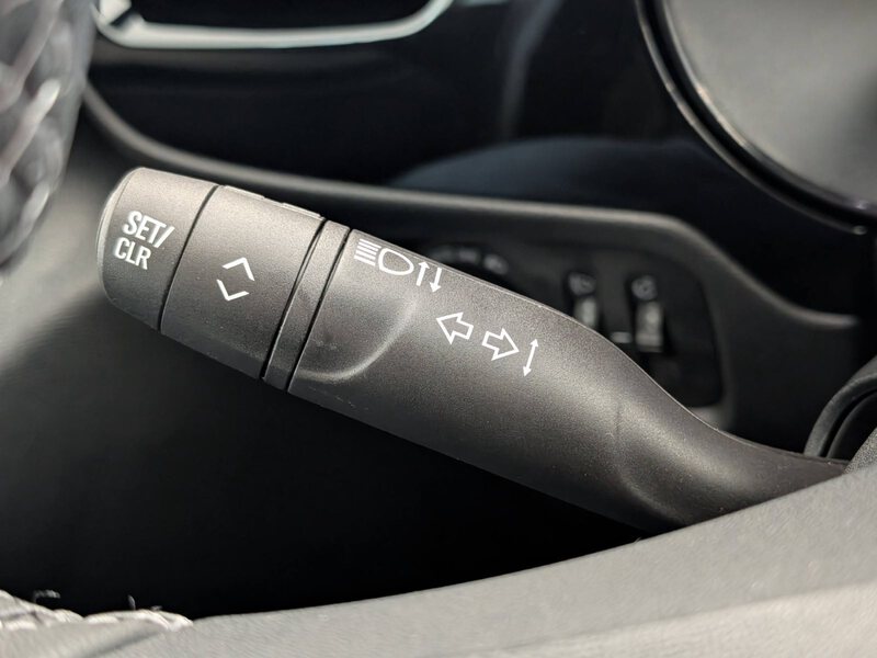 Fahrzeugabbildung Corsa YES 1.2 CarPlay Bild 25 von 31