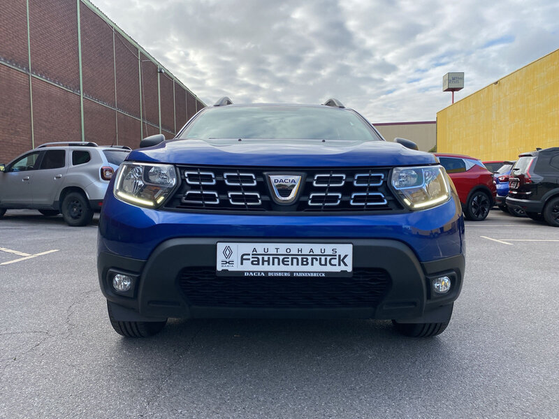 Fahrzeugabbildung Duster PDC hi Klima Sitzheizung Bild 2 von 5