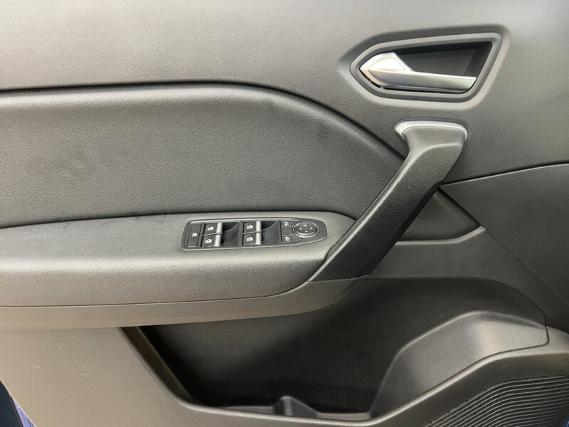 Fahrzeugabbildung Captur Apple CarPlay PDC KLIMA Bild 13 von 23