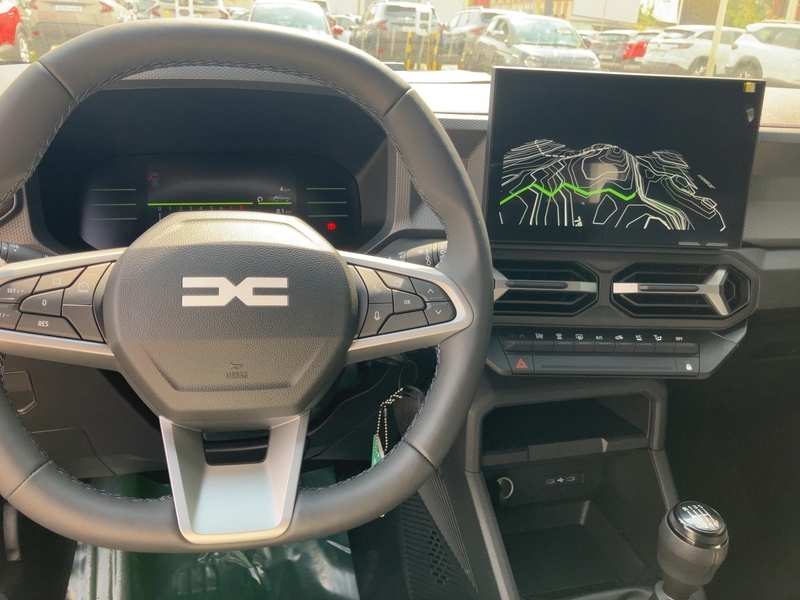 Fahrzeugabbildung Duster Expression TCe 130 Bild 9 von 13