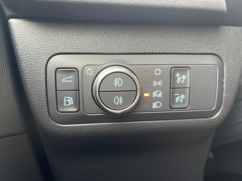 Fahrzeugabbildung Kuga ABS ESP AHK Bild 14 von 21