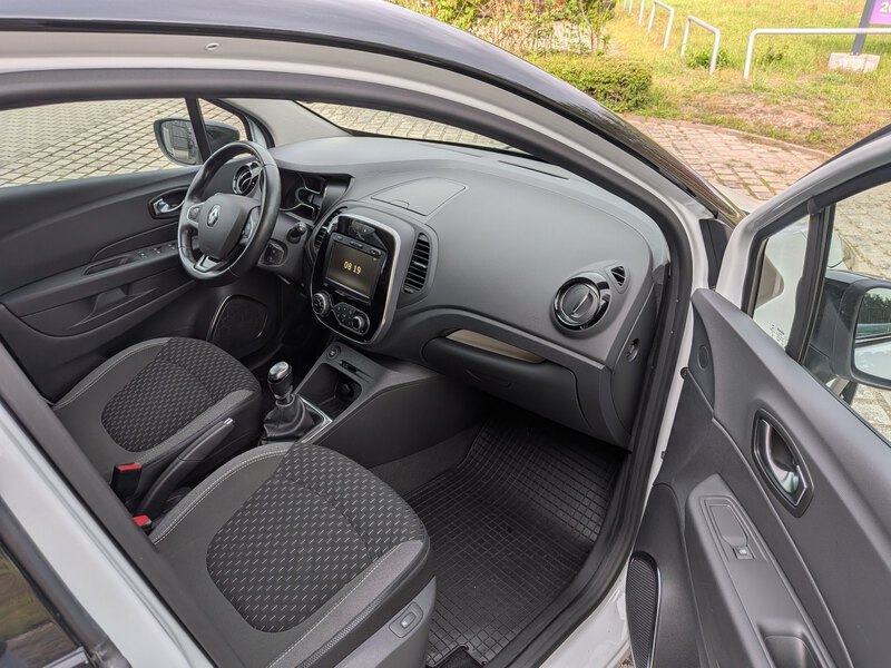 Fahrzeugabbildung Captur ABS Fahrerairbag ESP Bild 6 von 12