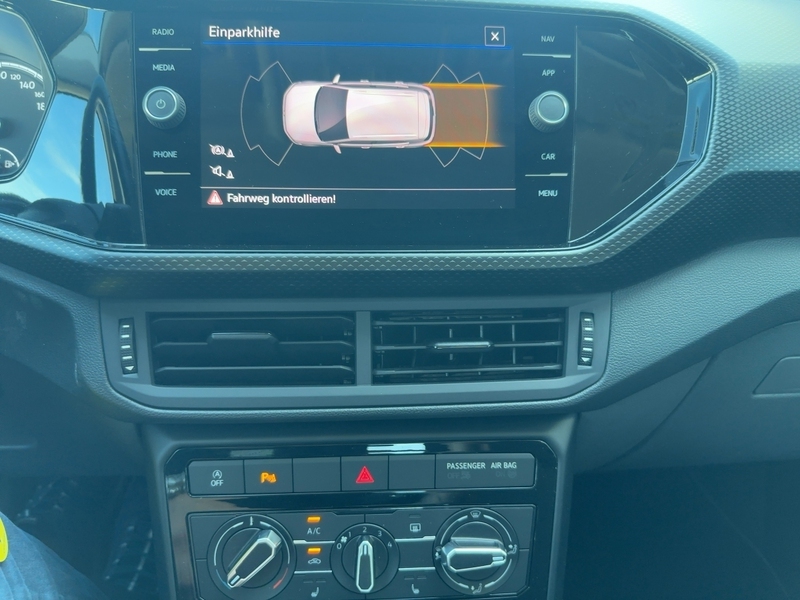 Fahrzeugabbildung T-Cross 1.0 TSI Life *8-fach bereift*SHZ*PDC*KLIMA* Bild 14 von 15