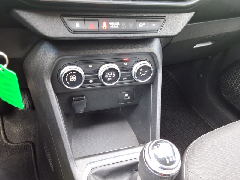Fahrzeugabbildung Sandero Comfort Bild 13 von 14