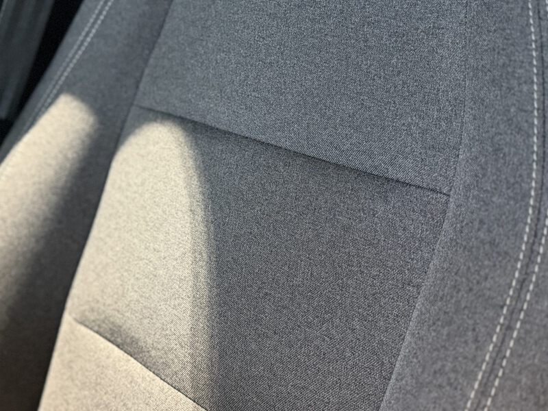 Fahrzeugabbildung Austral Equilibre Mild Hybrid 140 PS Bild 31 von 50