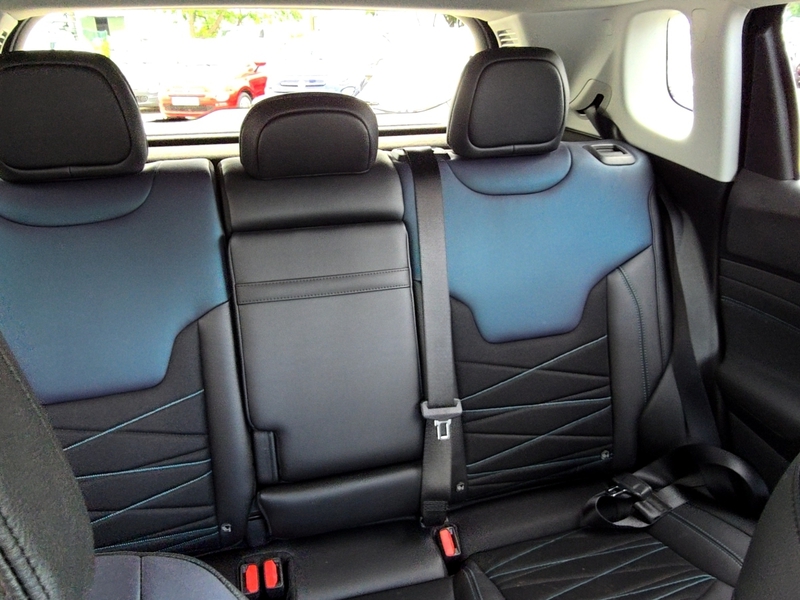 Fahrzeugabbildung Compass PHEV+ Upland Klima PDCKamera Bild 7 von 11