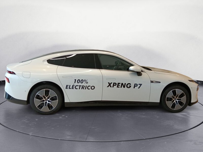 Xpeng P7