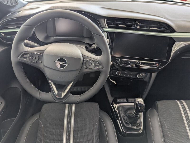 Fahrzeugabbildung Corsa YES 1.2 CarPlay Bild 15 von 31
