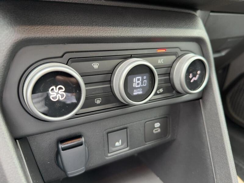 Fahrzeugabbildung Sandero Stepway Extreme+ TCe 110 Bild 14 von 15