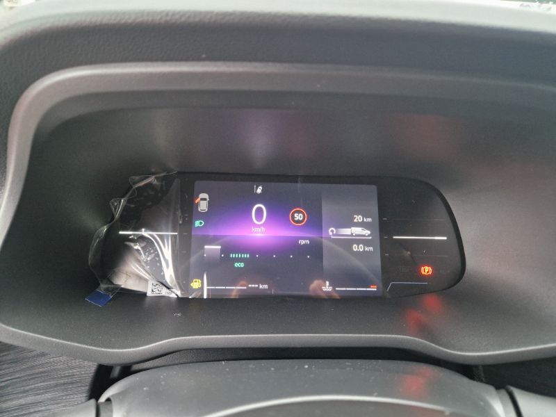 RENAULT Trafic 2024 — imagine 12